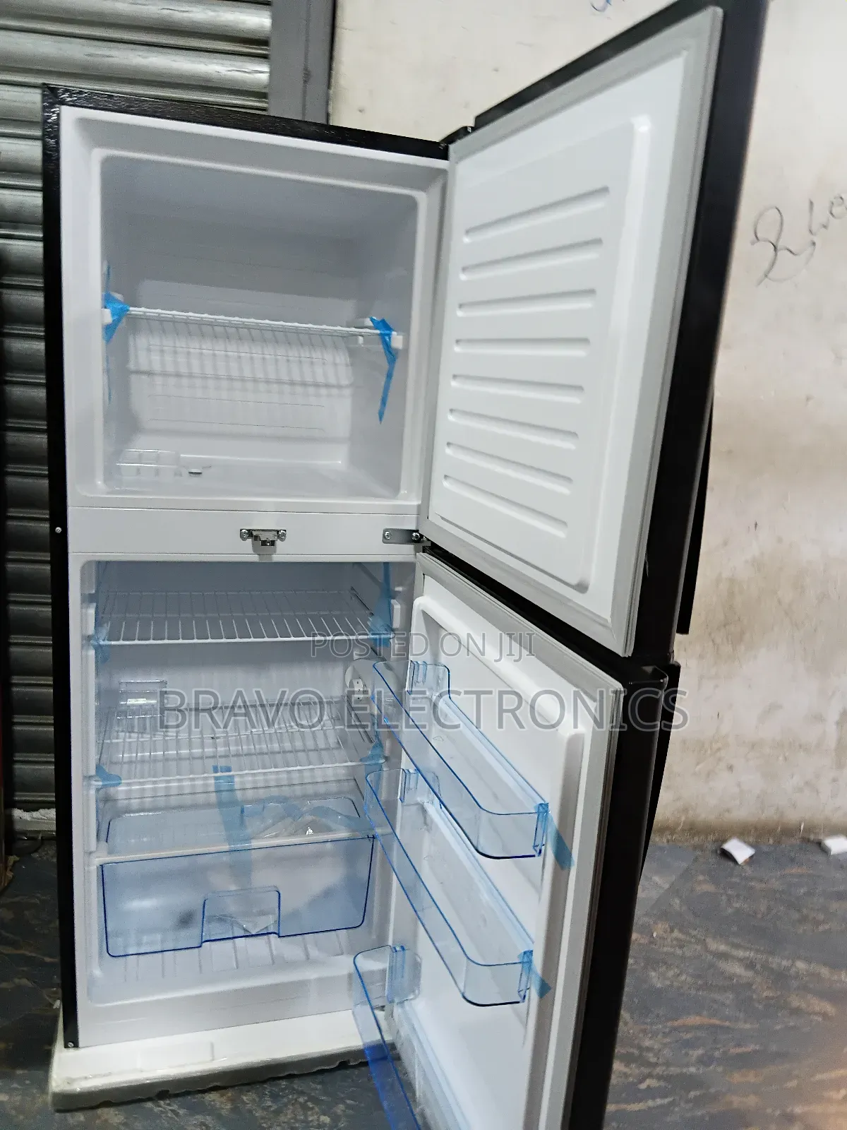  Crystal Refrigerator Large Freezer Class — Cool Performance! 