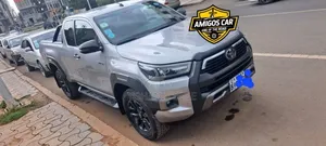 Photo - Toyota Hilux 2021 Silver