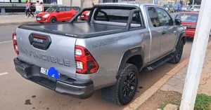 Toyota Hilux 2021 Silver