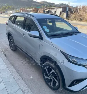 Toyota Rush 2020 Silver