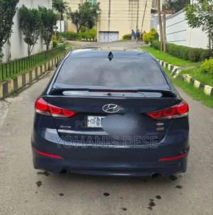 Hyundai Avante 2017 Blue