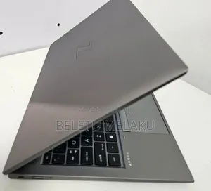 New Laptop HP ZBook Firefly G8 16GB Intel Core I7 SSD 1T