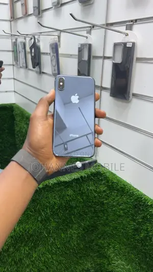 Photo - Apple iPhone X 64 GB Black