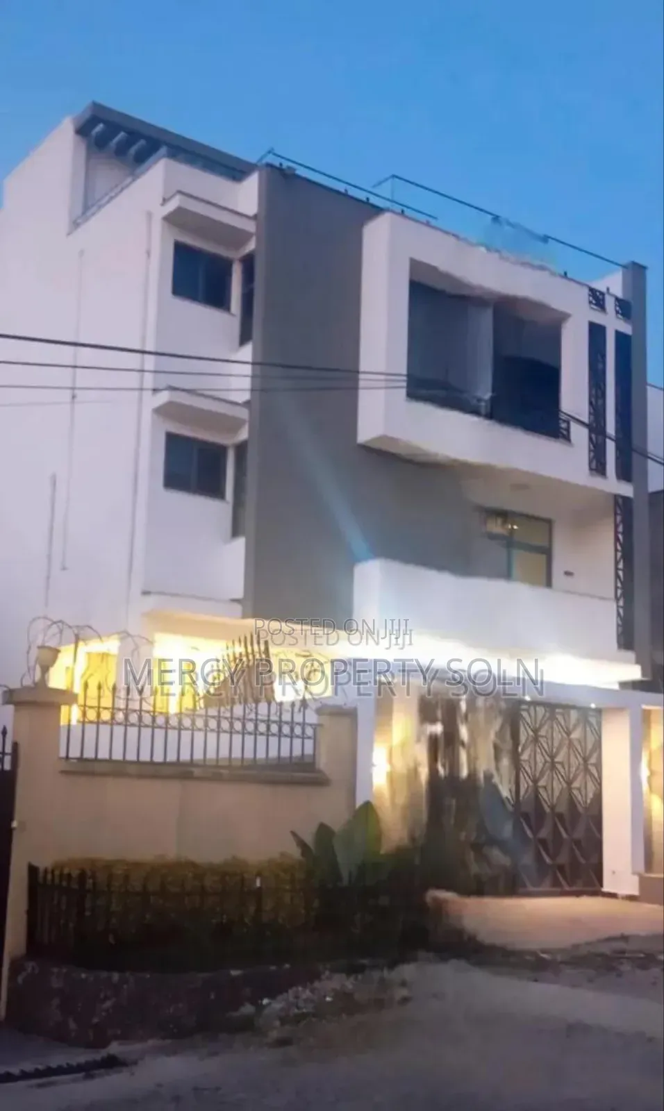 Furnished 11bdrm House in Bole for sale