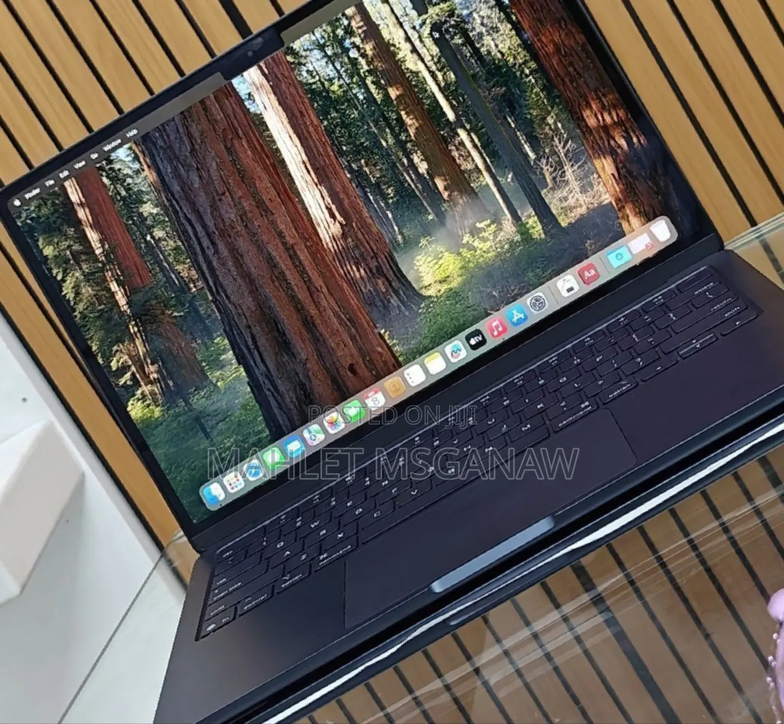 New Laptop Apple MacBook Air 2025 M4 13-Inch 16GB Apple M4 SSD 256GB