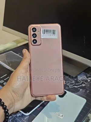Photo - New Samsung Galaxy M23 5G 128 GB Bronze