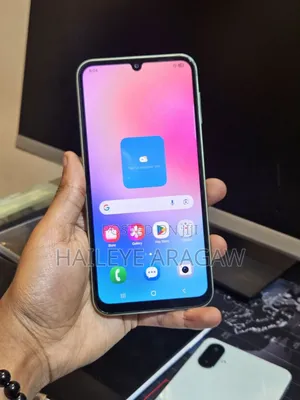 Photo - New Samsung Galaxy A24 128 GB Green