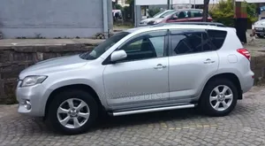 Toyota RAV4 2010 Silver