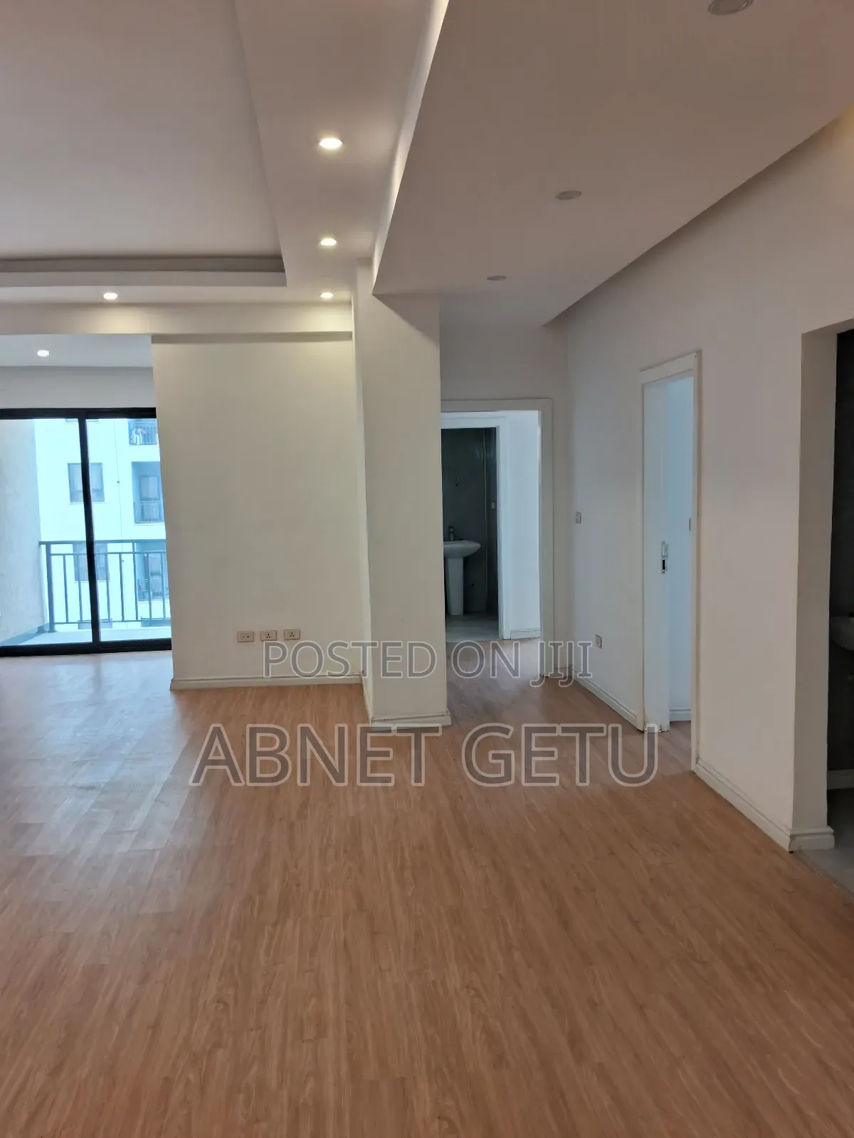 2bdrm Apartment in Jenboro Realestate, Bole for sale