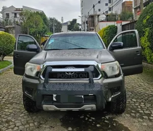 Toyota Tacoma 2012 Gray