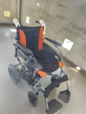 Photo - Wheelchair客運electrical Wheelchair垂下wheelchair庫藏wheelchair癲馬wheelchair