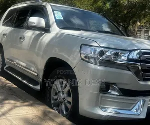 Toyota Land Cruiser 2008 White