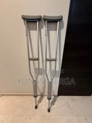 Photo - Crutches//Crutches曱旦materials Like Aluminum曾弩the Height of Crutches
