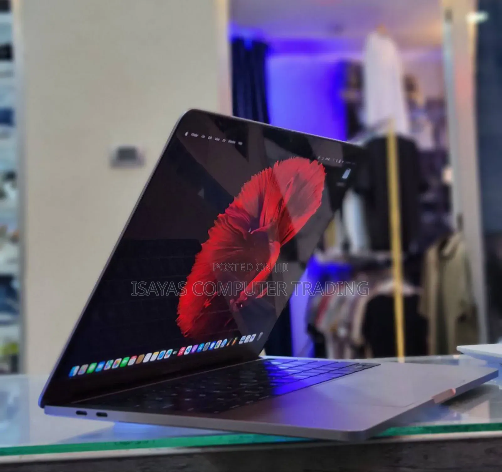 New Laptop Apple MacBook 8GB Intel Core I5 SSD 256GB