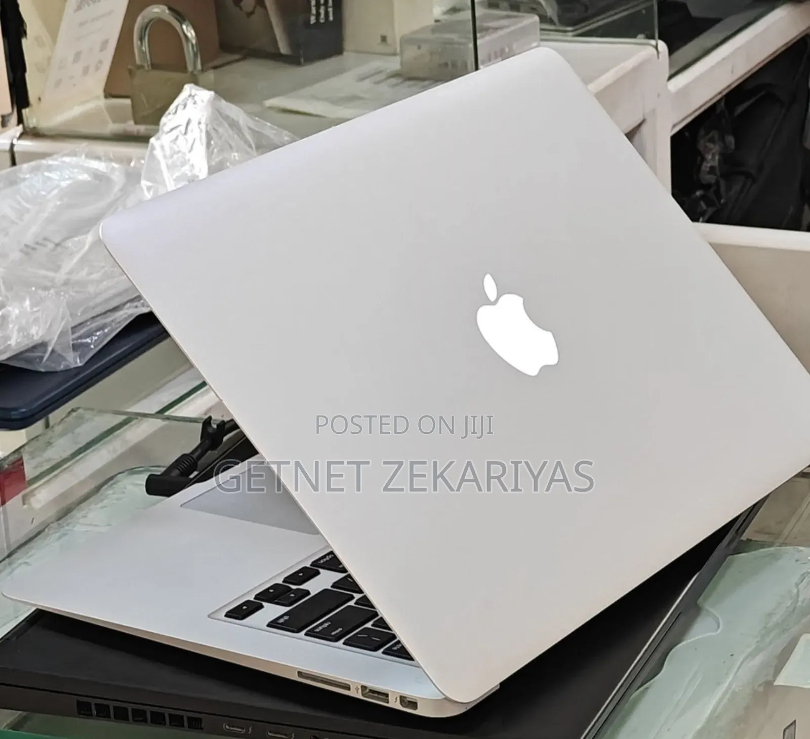 New Laptop Apple MacBook Air 2017 8GB Intel Core I5 SSD 256GB