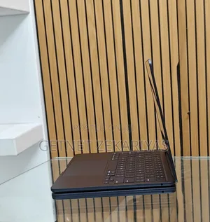 New Laptop Apple MacBook Air 2025 M4 13-Inch 16GB Apple M4 SSD 256GB