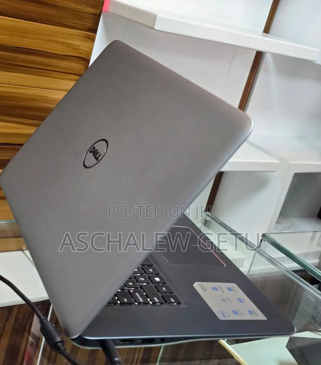 New Laptop Dell Inspiron 15 8GB Intel Core I7 SSD 1T