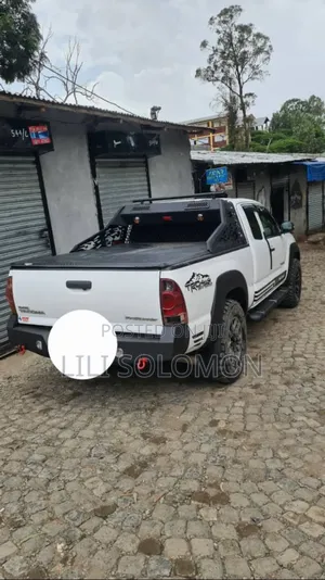 Toyota Tacoma 2014 White
