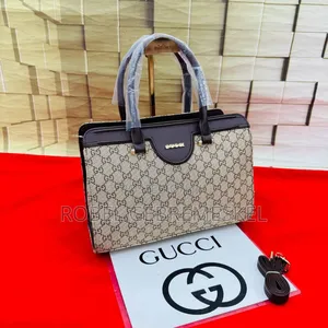 Gucci
Sling Bag