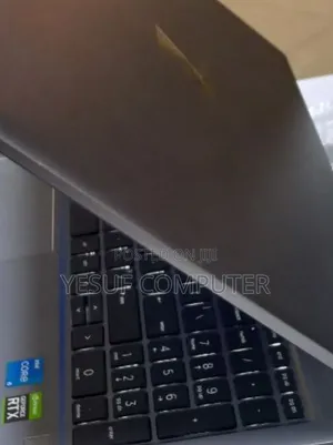 New Laptop HP ZBook Firefly 16inch G9 16GB Intel Core I5 SSD 512GB