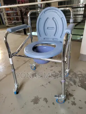 Photo - Toilet Chair基風waterproof, Strong, Durable, Removable and Cleanable.