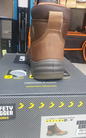 Photo - Jogger Safety Shoes