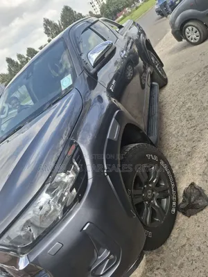 Toyota Hilux 2022 Gray