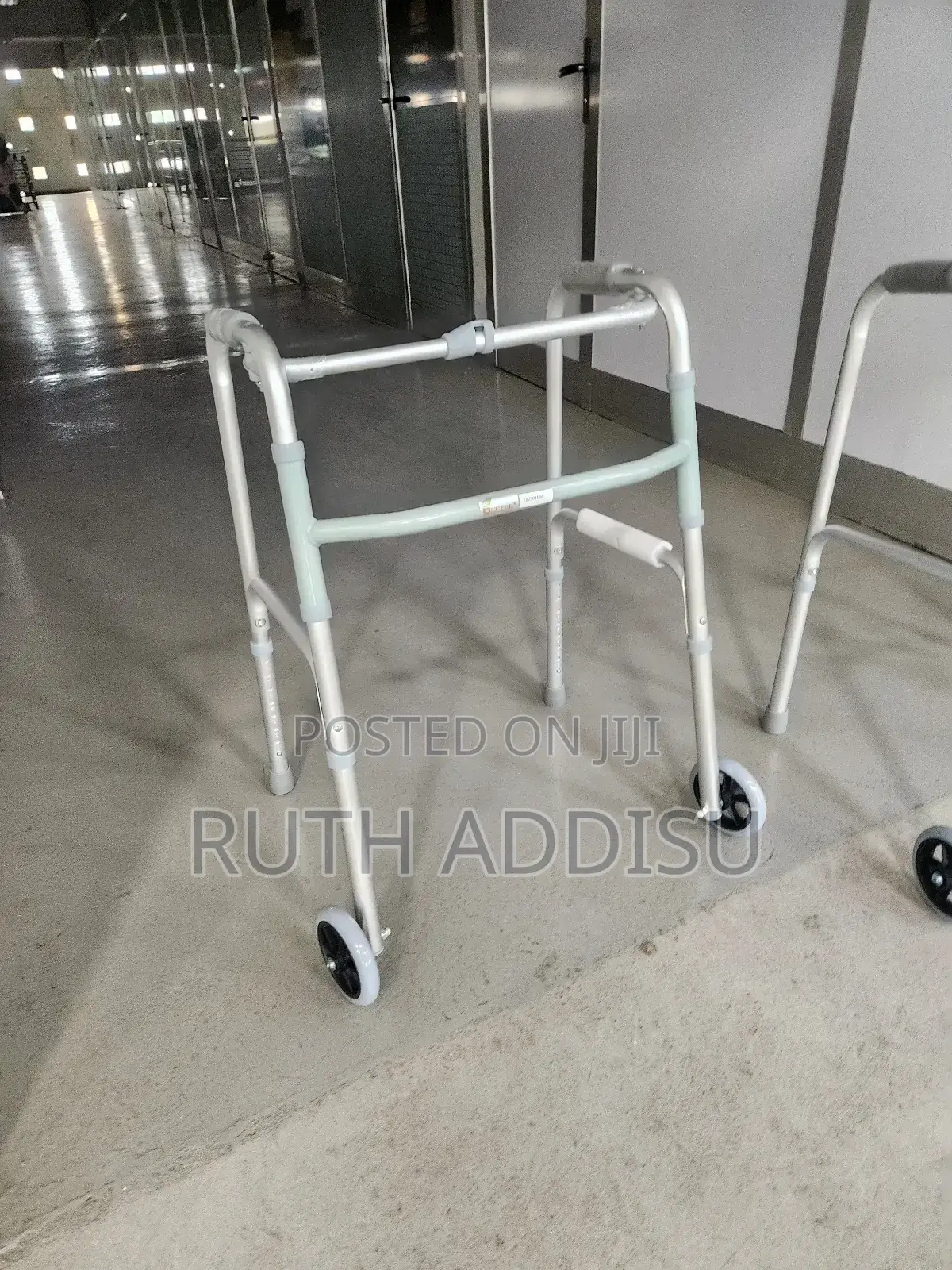 Walker Foldable Almunium Walker較大walker軍方walker Medical肺炎almunium Walk