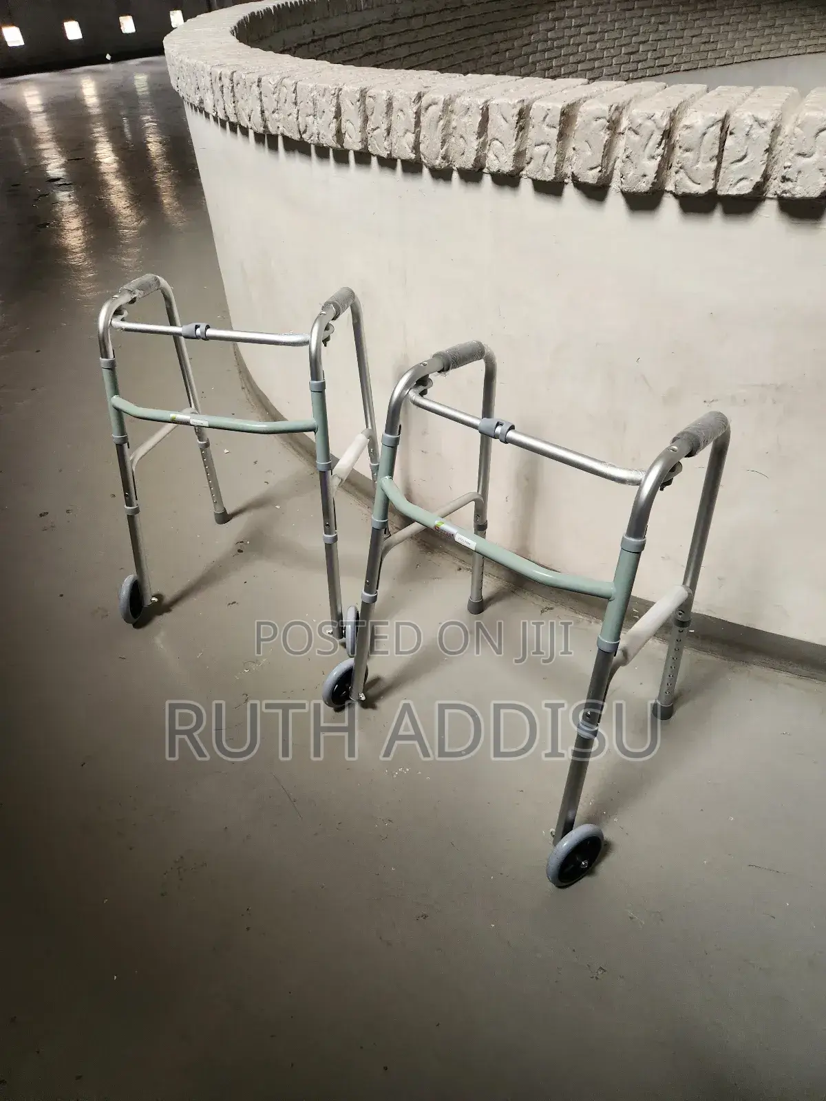 Walker Foldable Walker咩留almunium Walker痲不brand New Walker胺我walker New