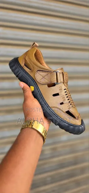 Photo - New Arrival High Master Quality Flat Shoes