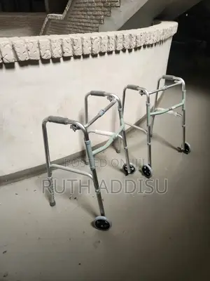 Foldable Almunium Walker麩羅medical Walker軍隊brand New Walker考量walker