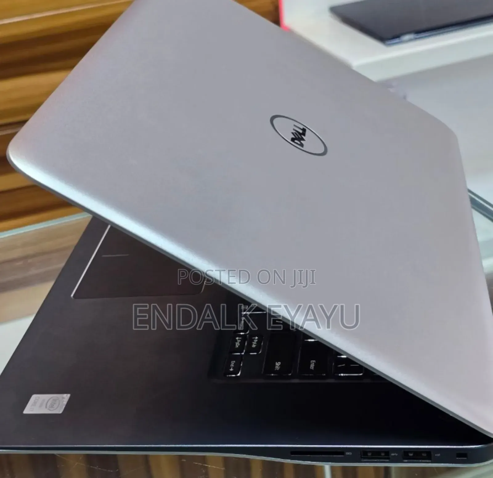 New Laptop Dell Inspiron 15 8GB Intel Core I7 SSD 1T