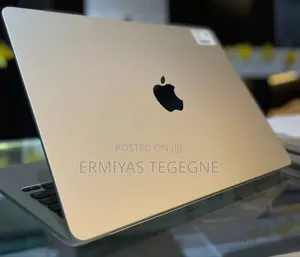 New Laptop Apple MacBook Air 2022 M2 8GB Apple M2 SSD 256GB