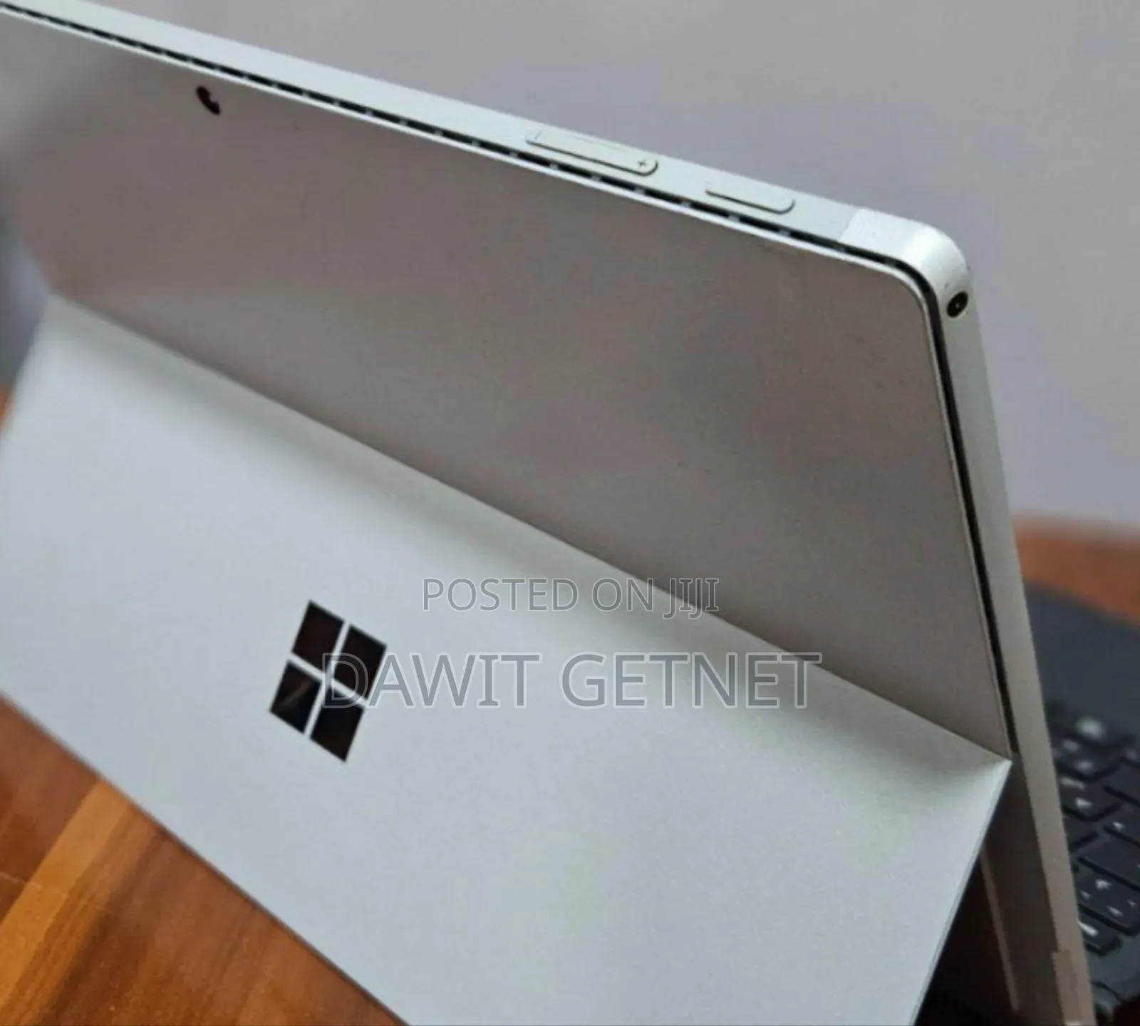 New Laptop Microsoft Surface 8GB Intel Core I5 SSD 128GB