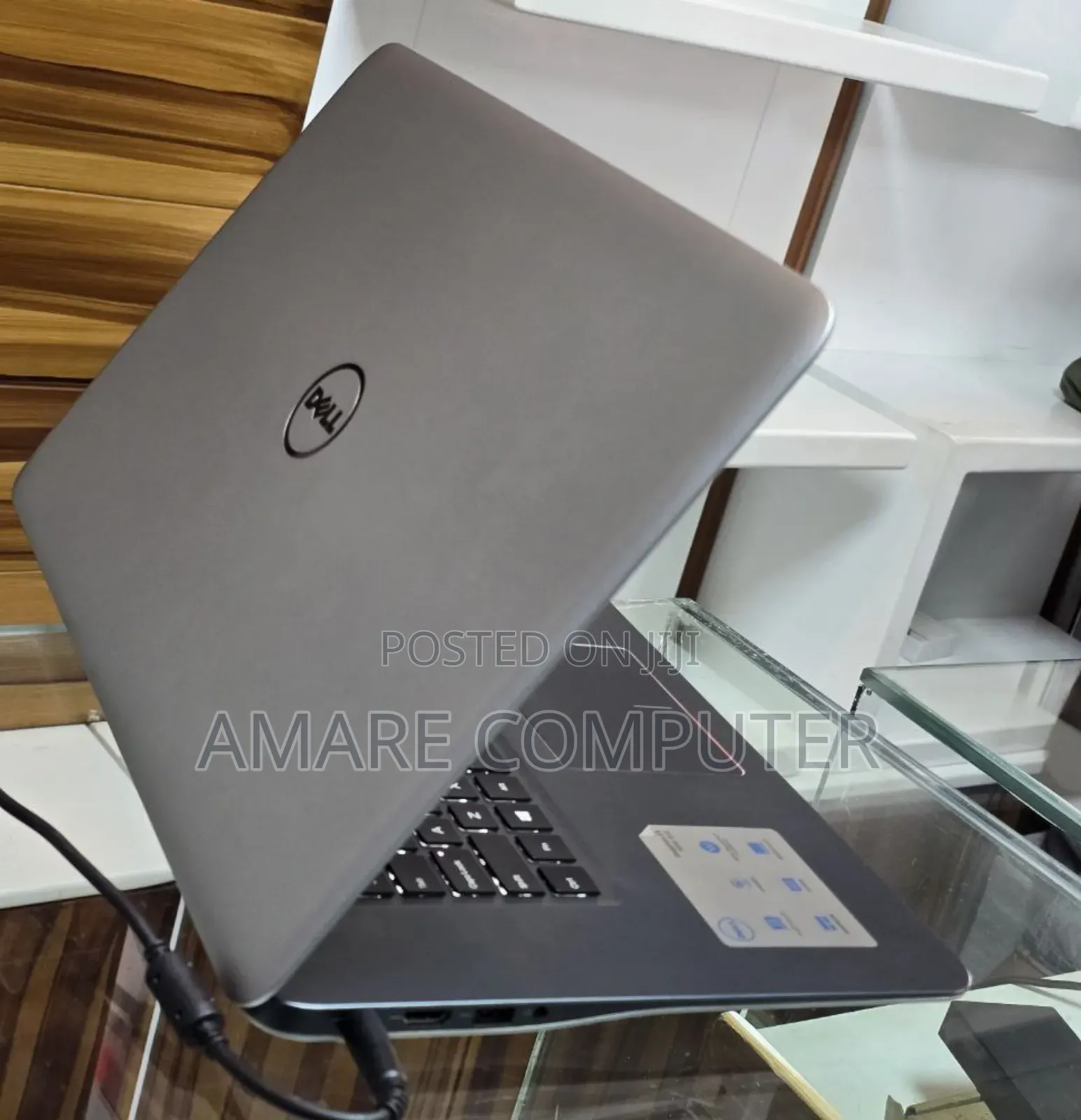 New Laptop Dell Inspiron 15 8GB Intel Core I7 SSD 1T