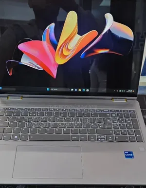 Photo - New Laptop Lenovo ThinkPad Yoga 16GB Intel Core I7 SSD 512GB