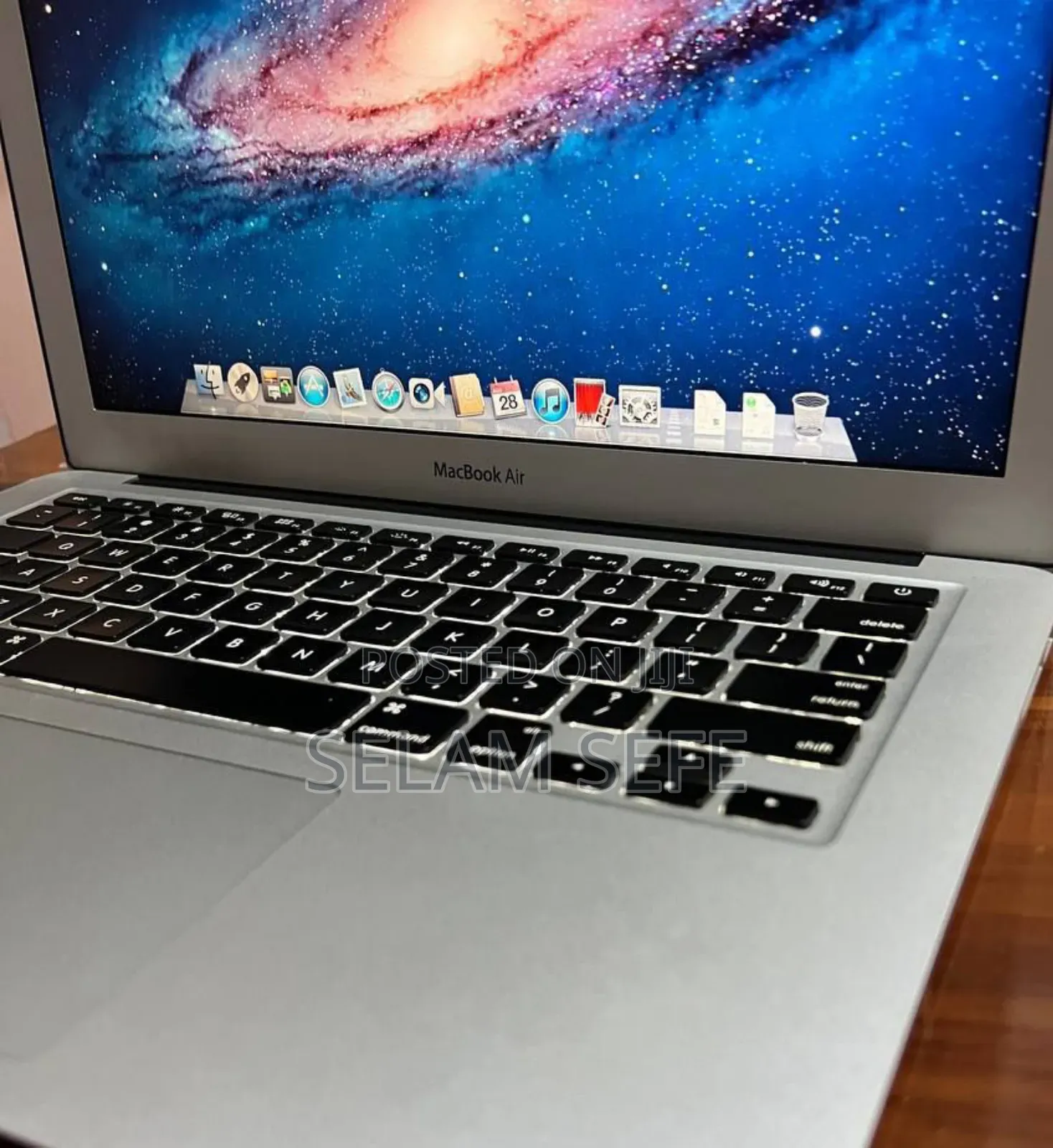 New Laptop Apple MacBook Air 2015 8GB Intel Core I5 SSD 256GB