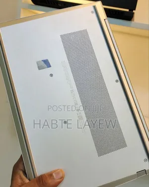 New Laptop HP EliteBook 820 16GB AMD Ryzen 5 SSD 512GB