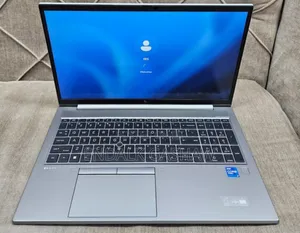 New Laptop HP ZBook Firefly 15 G7 16GB Intel Core I7 SSD 1T