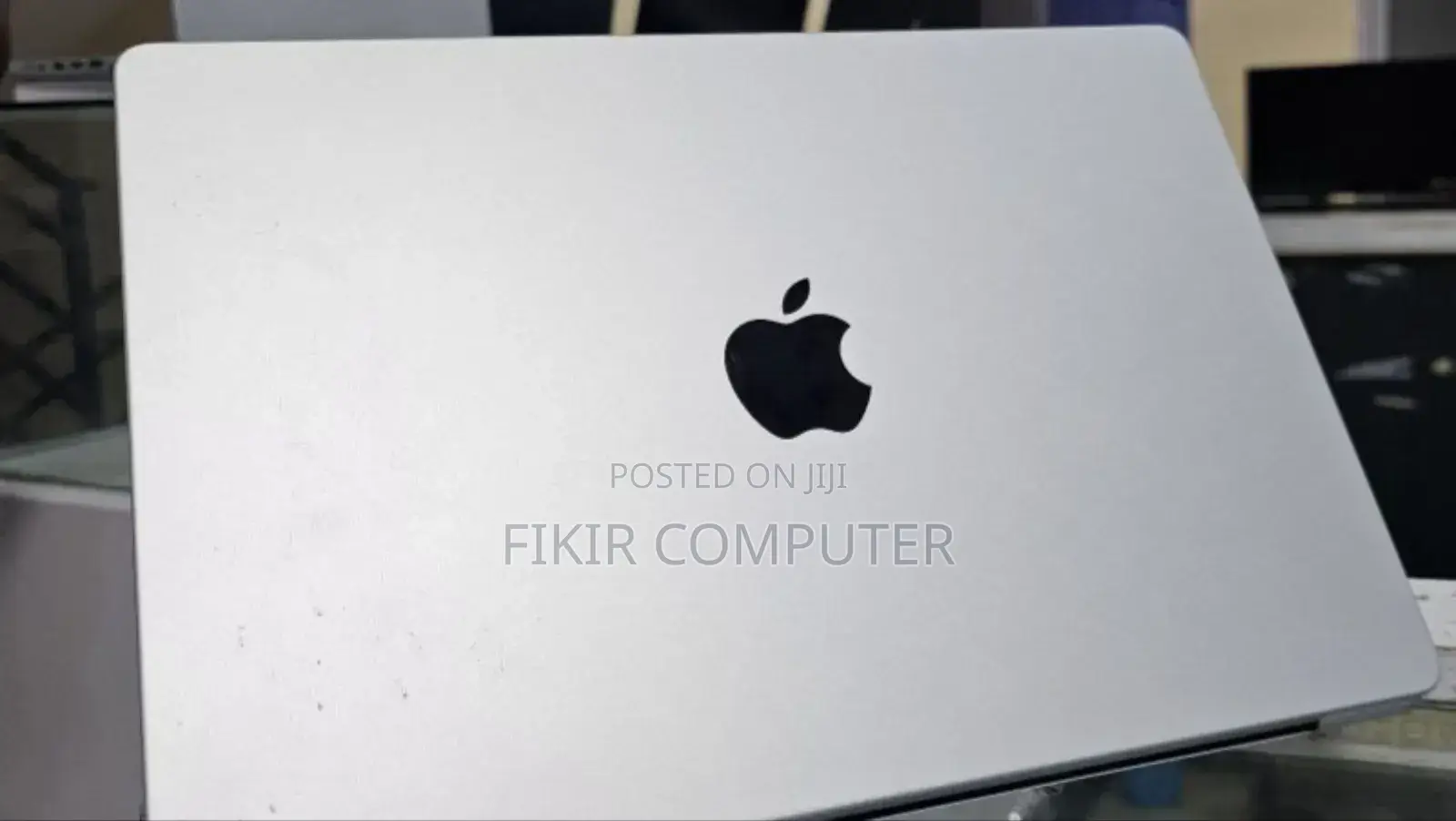 New Laptop Apple MacBook Pro 2019 8GB Intel Core M3 SSD 512GB