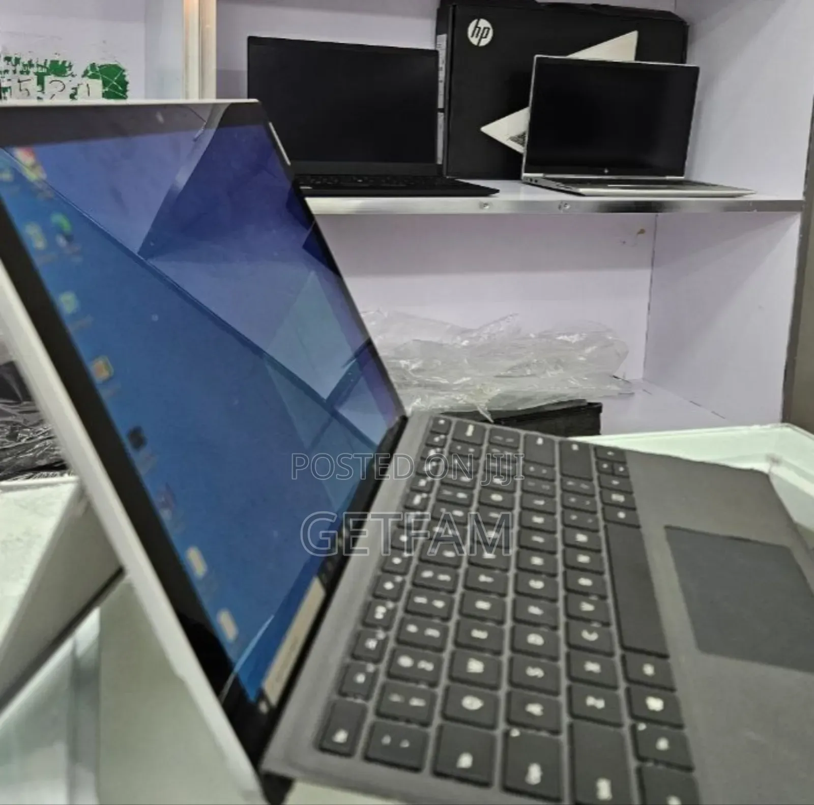 New Laptop Microsoft Surface 8GB Intel Core I7 SSD 256GB