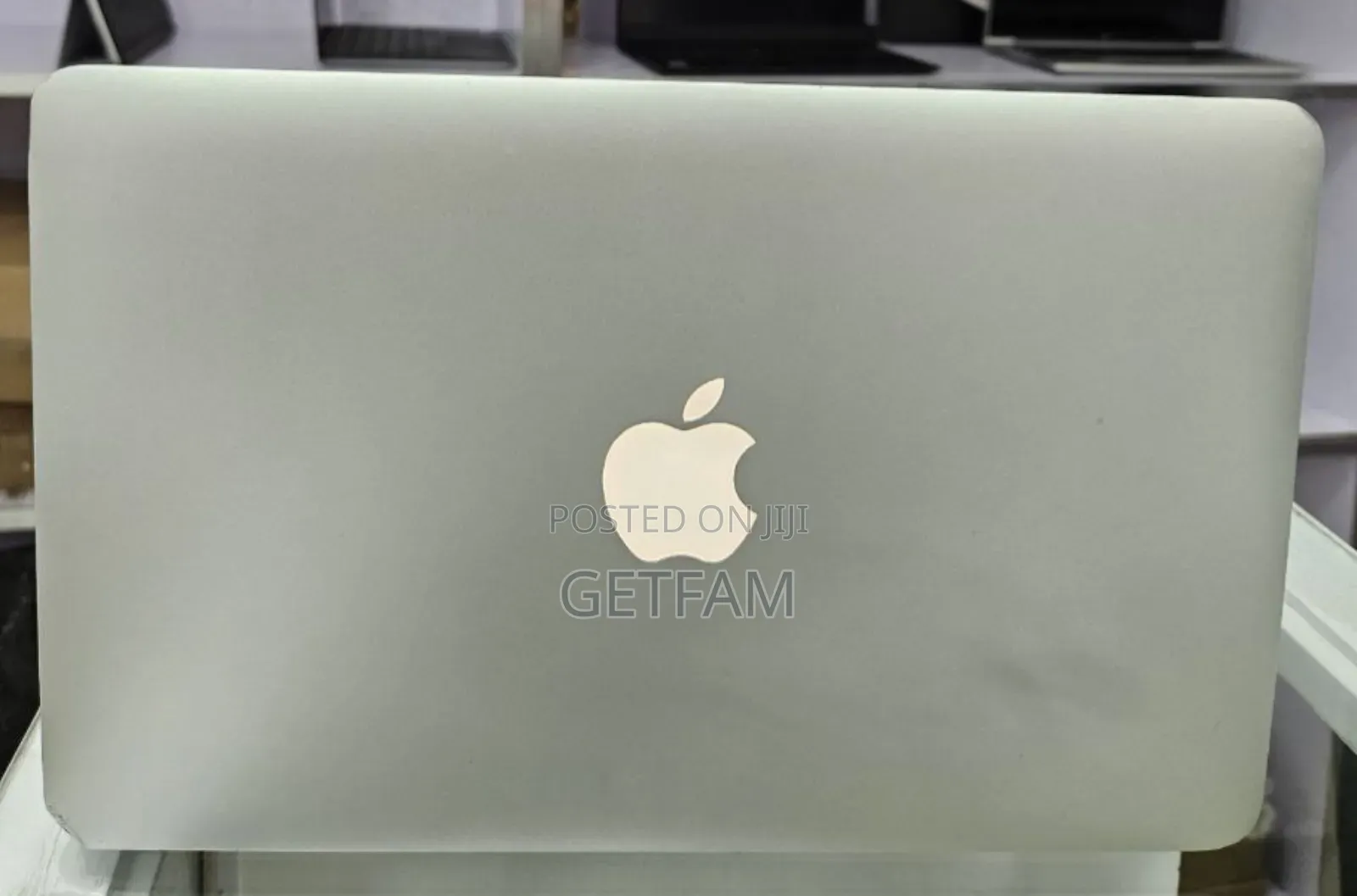 New Apple MacBook Air 2025 M4 13-Inch 8GB Intel Core I5 SSD 128GB