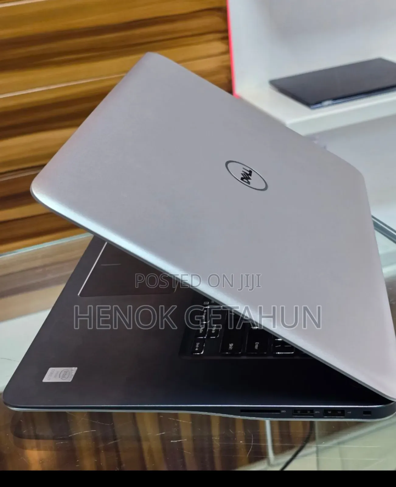 New Laptop Dell Inspiron 15 8GB Intel Core I7 SSD 1T