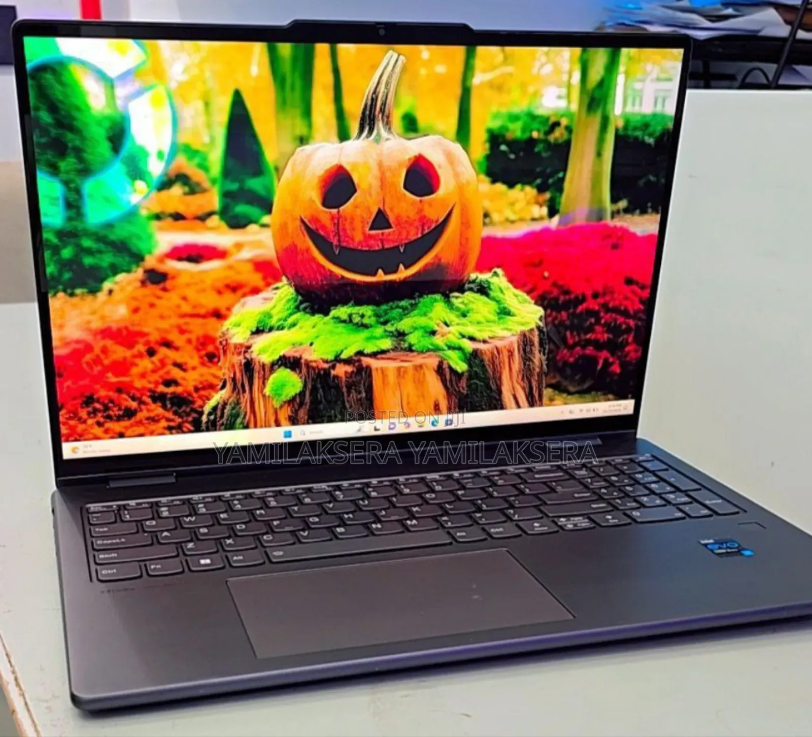 New Laptop Lenovo Yoga 710 16GB Intel Core I5 SSD 512GB