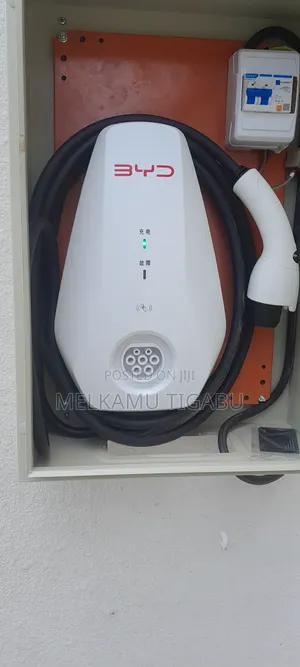 የመኪና ባትሪ ቻርጀር ገጠማ