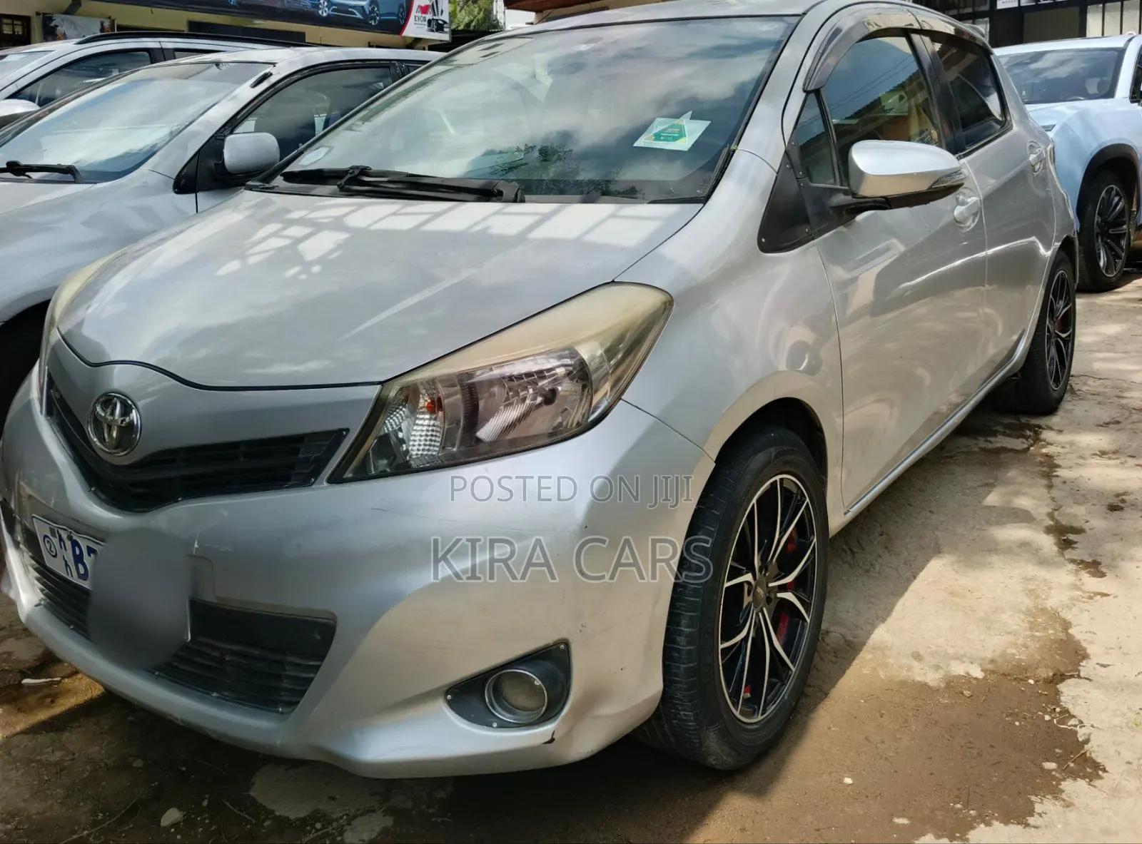 Toyota Yaris 2012 Silver