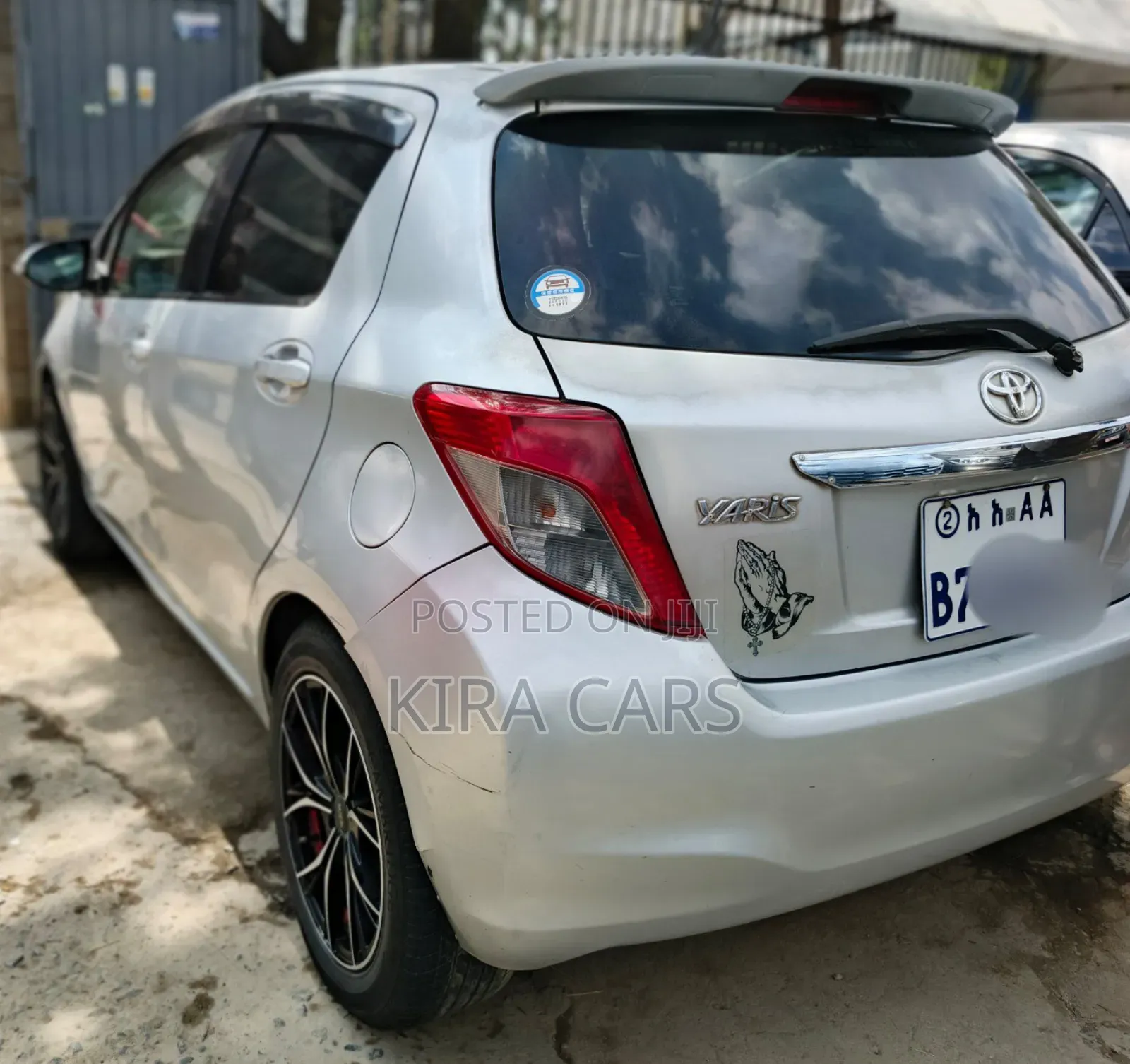 Toyota Yaris 2012 Silver