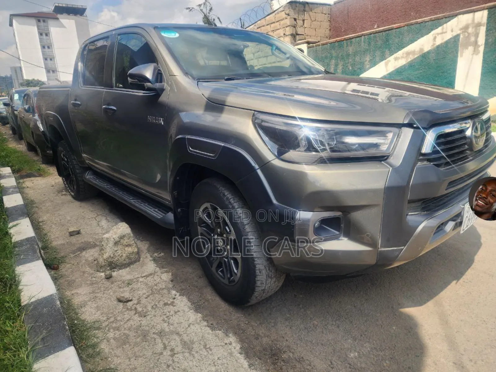 Toyota Hilux 2021 Gold