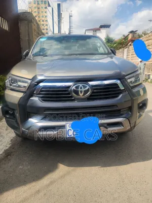 Toyota Hilux 2021 Gold