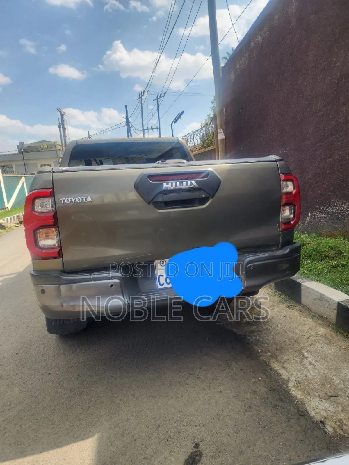 Toyota Hilux 2021 Gold